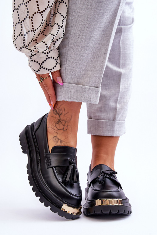 Klassikalise mudeli jalatsid...