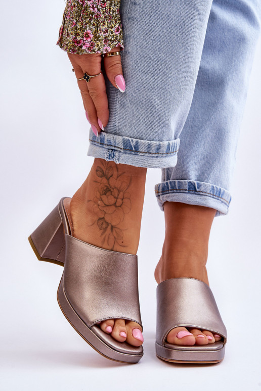 Moodsad plätud kõrge jämeda kontsaga... Moodsad plätud kõrge jämeda kontsaga...