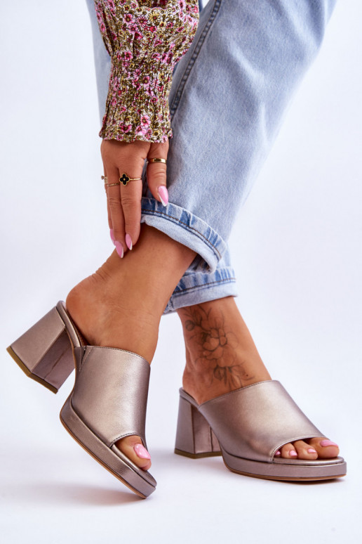 Moodsad plätud kõrge jämeda kontsaga... Moodsad plätud kõrge jämeda kontsaga...