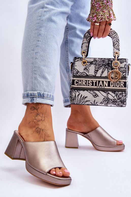 Moodsad plätud kõrge jämeda kontsaga... Moodsad plätud kõrge jämeda kontsaga...