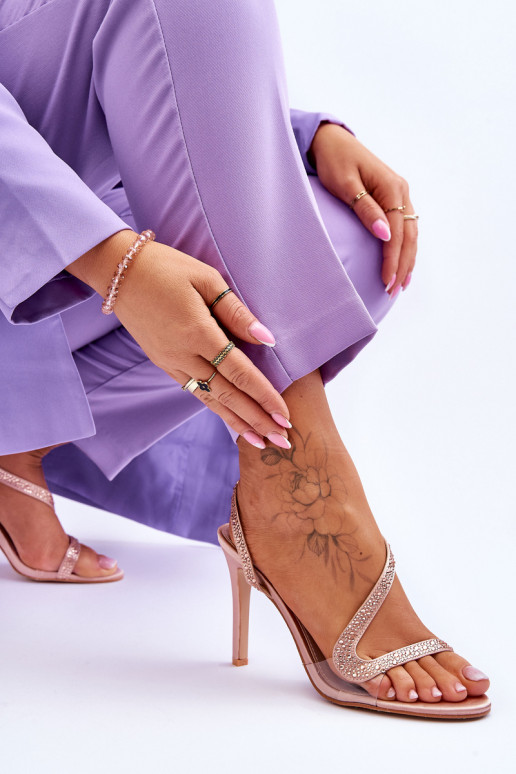 Elegantsed  sandaalid kõrge jämeda... Elegantsed  sandaalid kõrge jämeda...