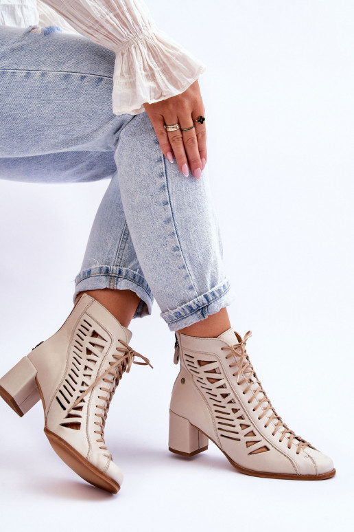 Saapad Elevandiluu värvi Saapad Elevandiluu värvi