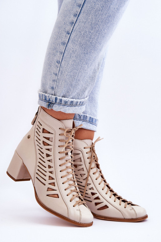 Saapad Elevandiluu värvi Saapad Elevandiluu värvi