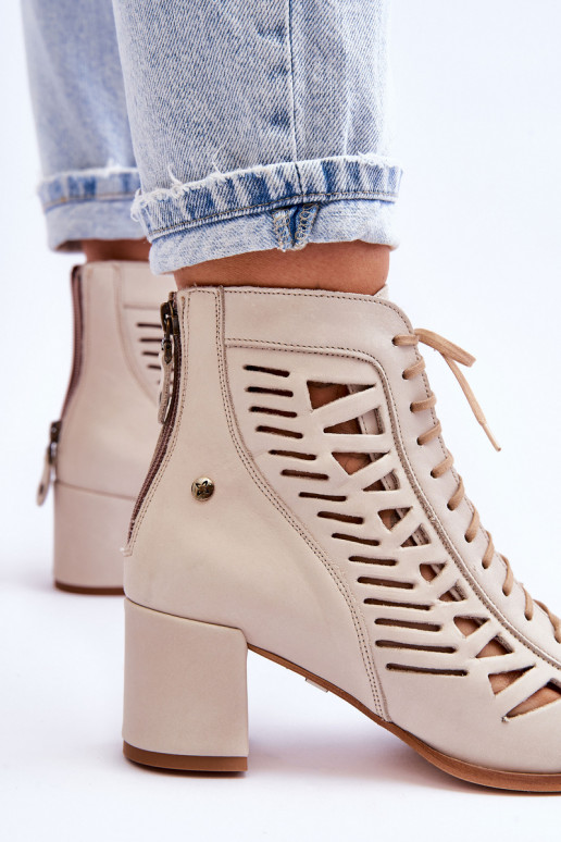 Saapad Elevandiluu värvi Saapad Elevandiluu värvi