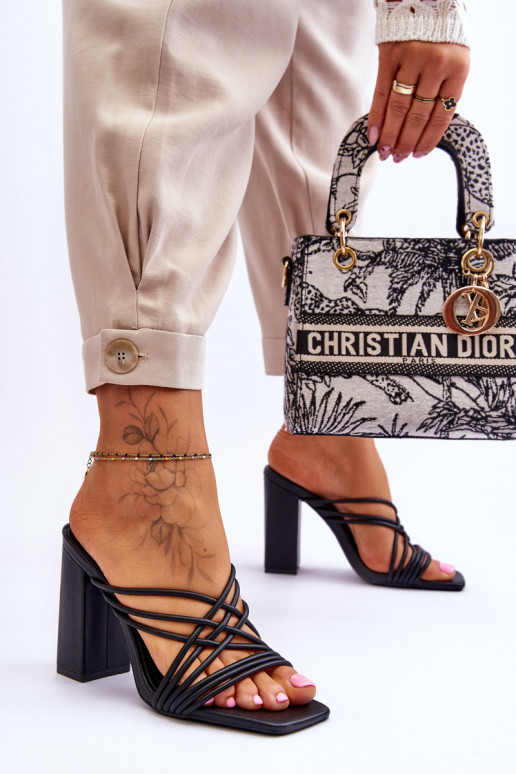 Sussid kõrge jämeda kontsaga... Sussid kõrge jämeda kontsaga...