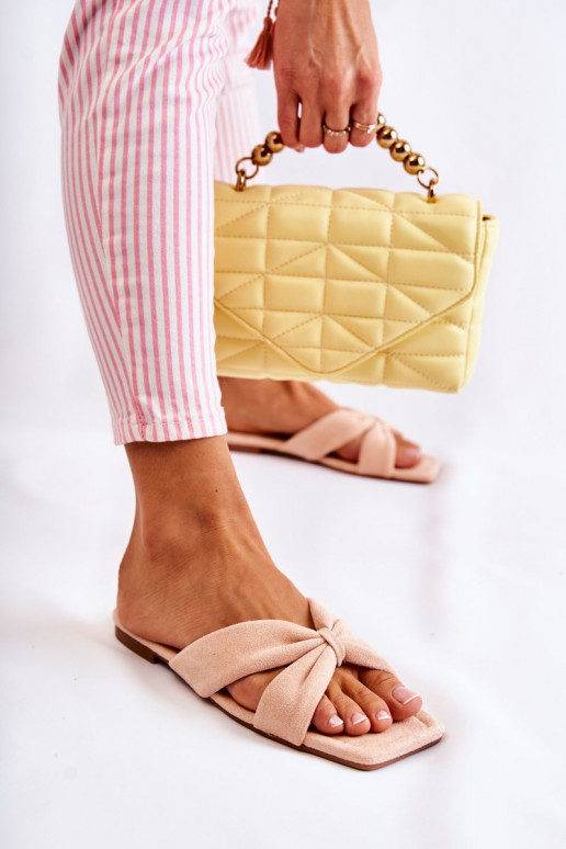 veluurist Plätud Heleroosat värvi... veluurist Plätud Heleroosat värvi...