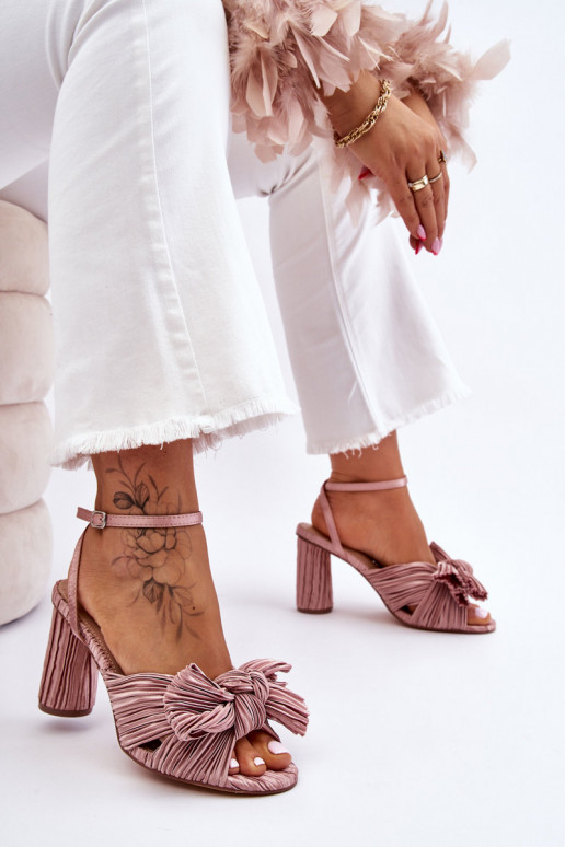 Moodsad sandaalid lipsukesega kõrge... Moodsad sandaalid lipsukesega kõrge...