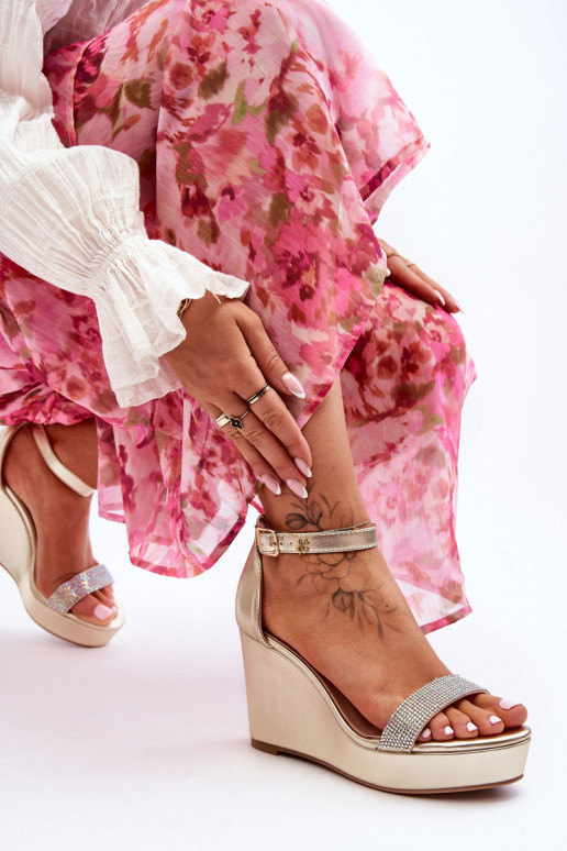 Moekad   Platvormiga sandaalid... Moekad   Platvormiga sandaalid...