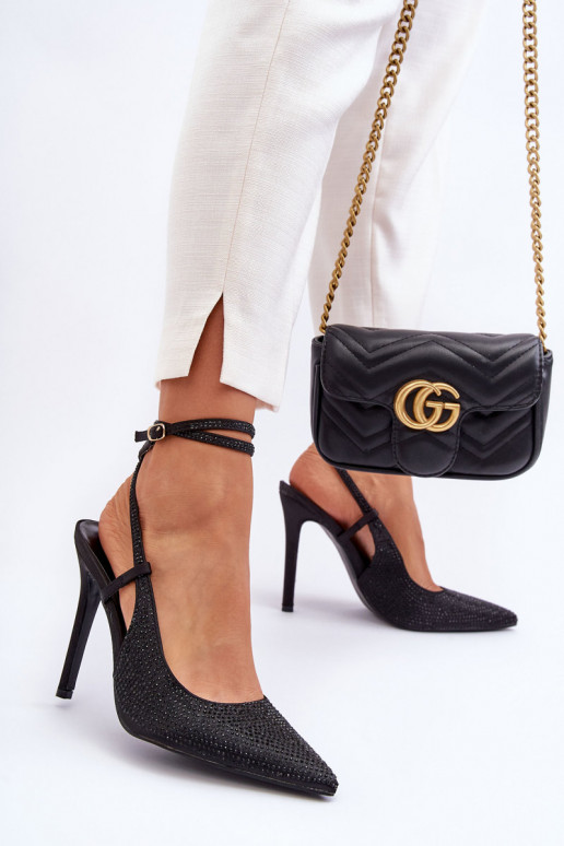 Klassikalise mudeli kõrge kontsaga... Klassikalise mudeli kõrge kontsaga...