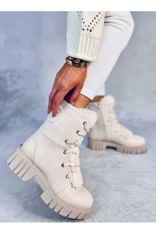 Naiste poolsaapad  karusnahaga MELVIN...