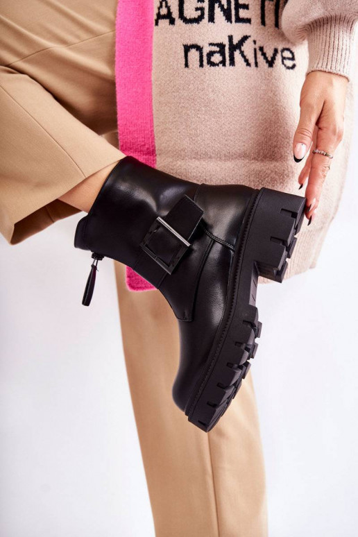 Naiste poolsaapad voodriga tõmblukuga...