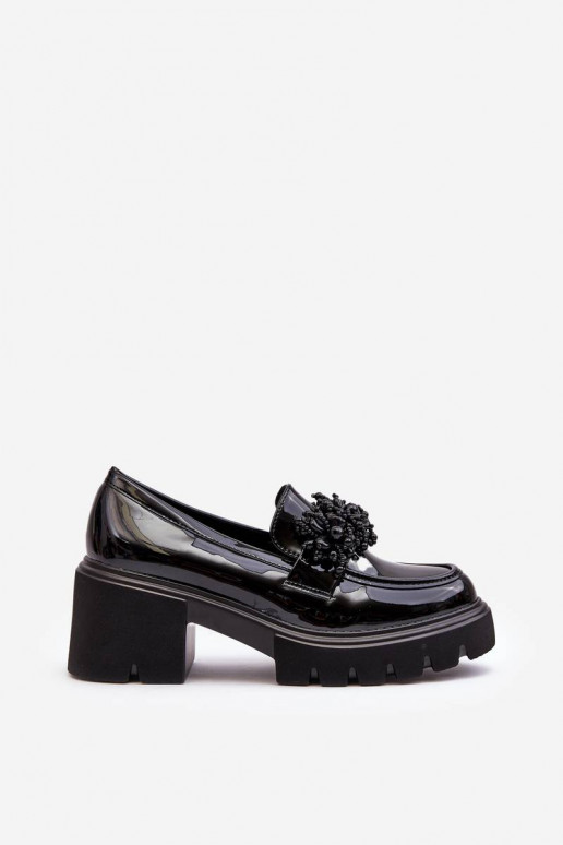 Naistesaapad kaunistustega mustad...