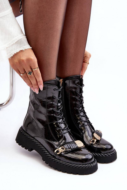 Laque saapad kaunistustega mustad...