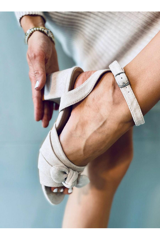 Stiilsed kõrge kontsaga sandaalid...