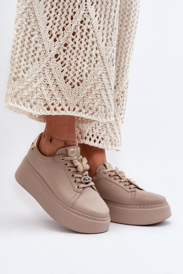 Sneakers tüüpi jalanõud...