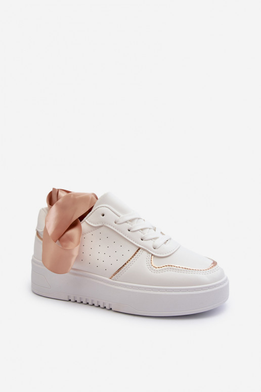 Sneakers tüüpi jalanõud platvormiga... Sneakers tüüpi jalanõud platvormiga...