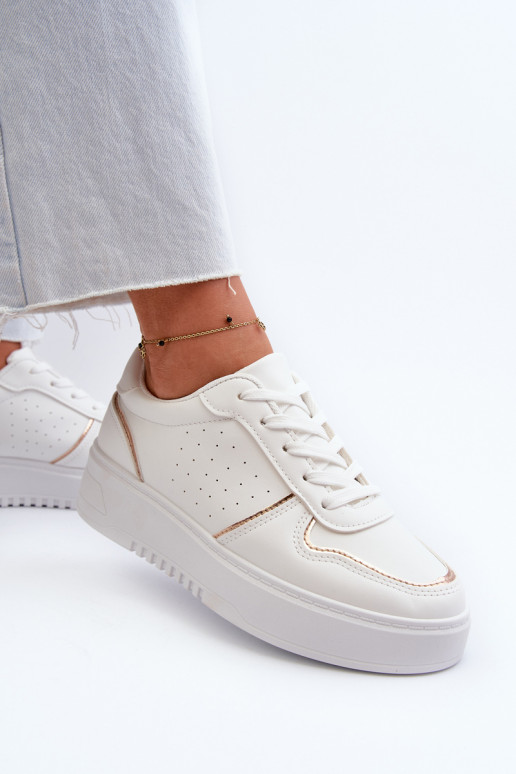 Sneakers tüüpi jalanõud platvormiga... Sneakers tüüpi jalanõud platvormiga...