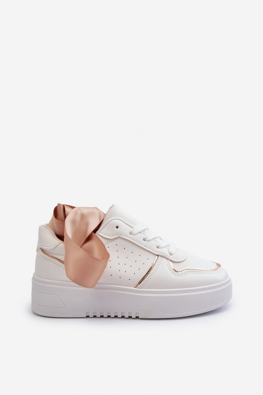 Sneakers tüüpi jalanõud platvormiga... Sneakers tüüpi jalanõud platvormiga...
