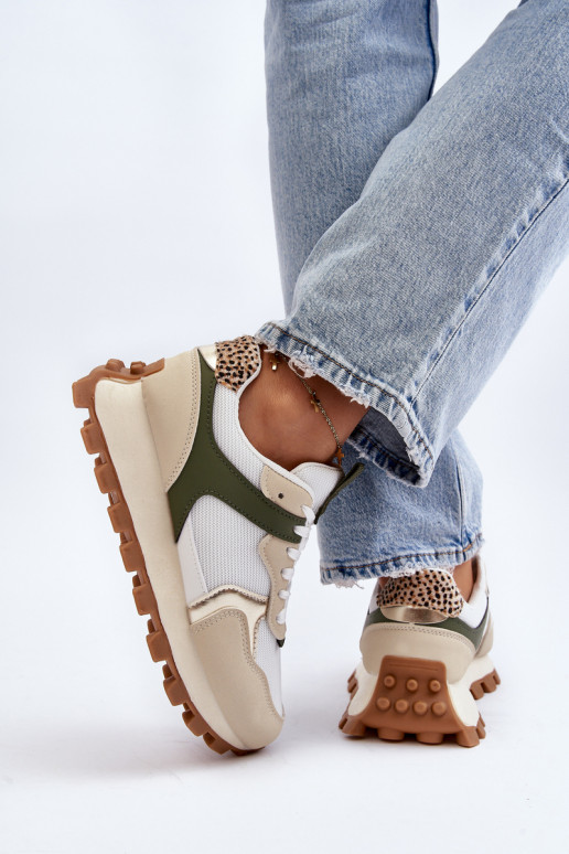 Sneakers tüüpi jalanõud... Sneakers tüüpi jalanõud...