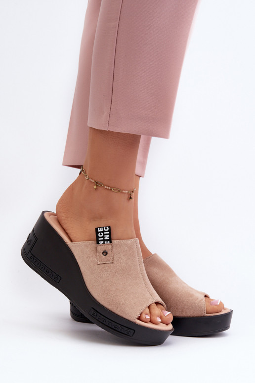 Naiste plätud  beeži värvi Vleni Naiste plätud  beeži värvi Vleni