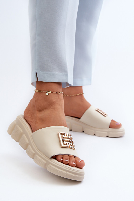 Plätud naturaalsest nahast... Plätud naturaalsest nahast...