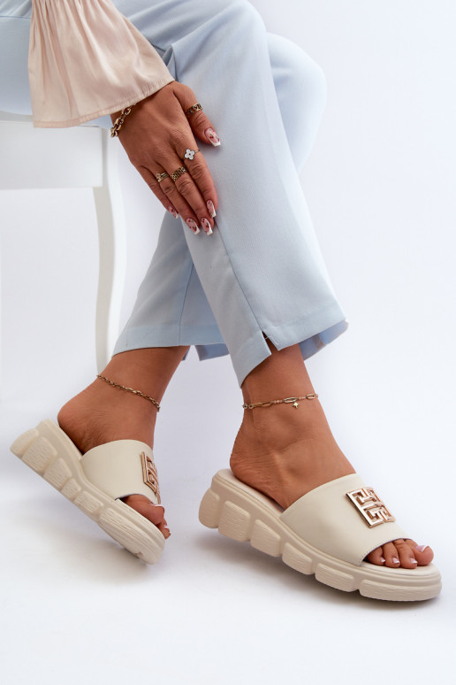 Plätud naturaalsest nahast... Plätud naturaalsest nahast...