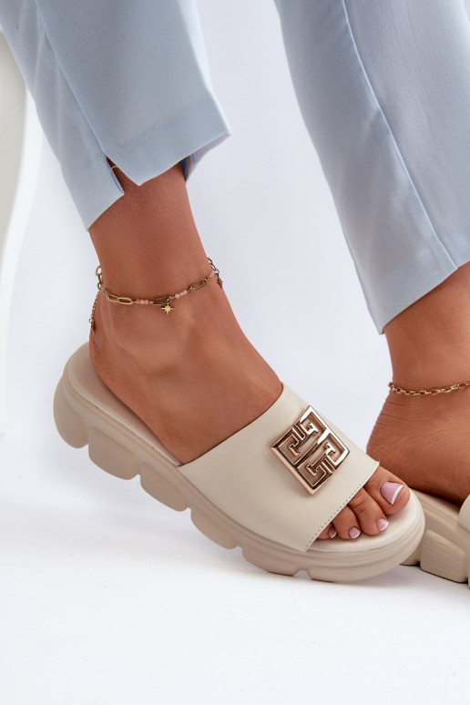 Plätud naturaalsest nahast... Plätud naturaalsest nahast...