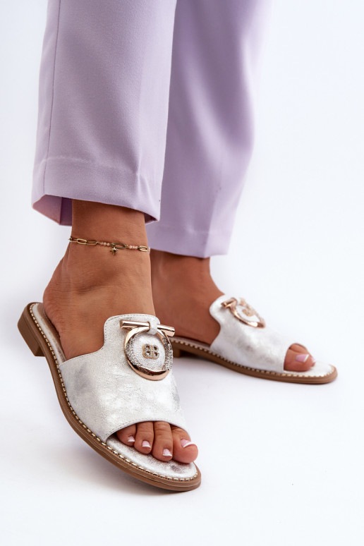 Elegantsed läikiv naiste plätud... Elegantsed läikiv naiste plätud...