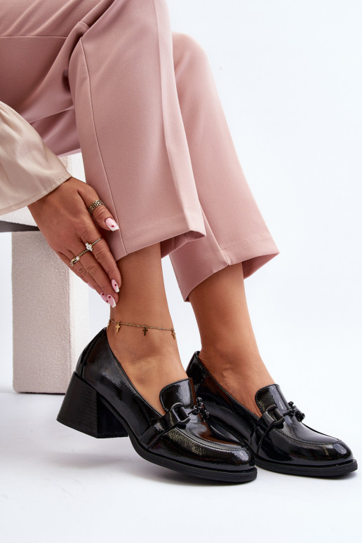 Laque jalatsid kõrge jämeda kontsaga... Laque jalatsid kõrge jämeda kontsaga...