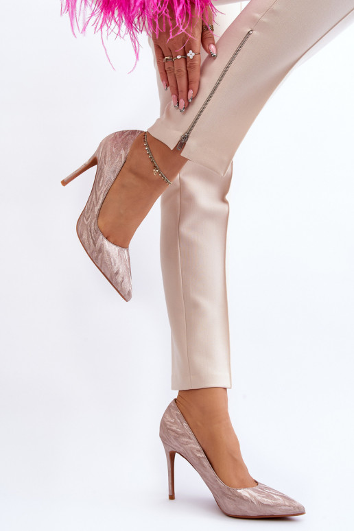 Kõrge kontsaga Kaunistustega... Kõrge kontsaga Kaunistustega...