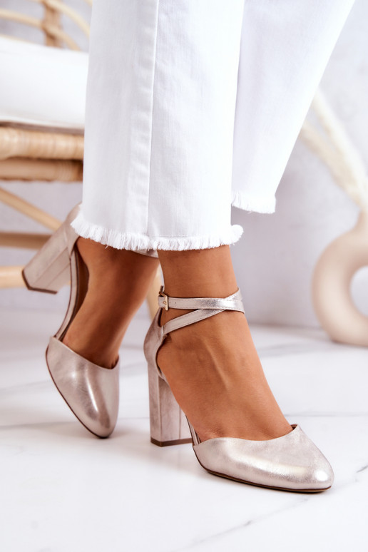 Kingad kõrge jämeda kontsaga Sergio...