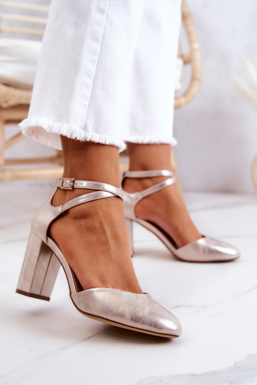 Kingad kõrge jämeda kontsaga Sergio...