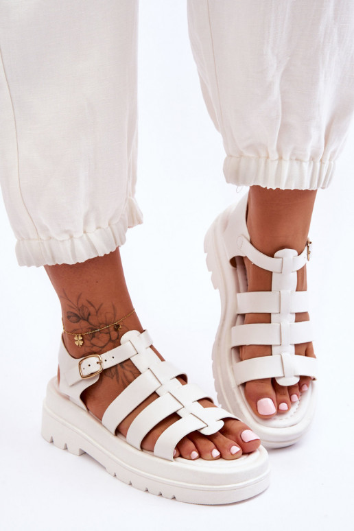 Naistesandaalid  rihmadega valget... Naistesandaalid  rihmadega valget...