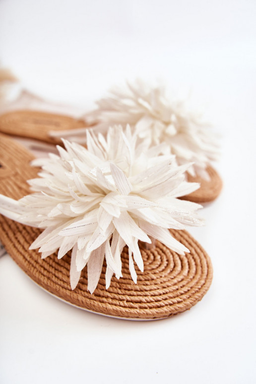 Eviana kerged valged sussid Eviana kerged valged sussid