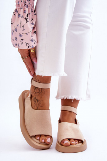 Mugavad naistesandaalid...