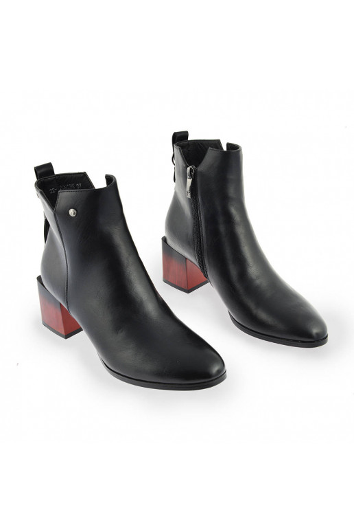 Naiste poolsaapad  Cut Out mustad...