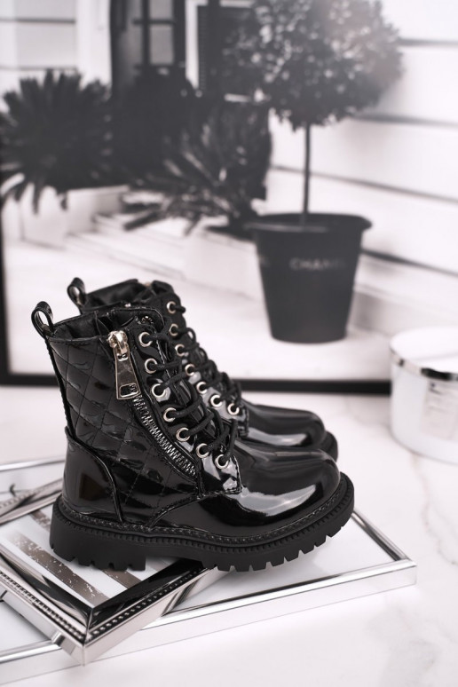 Mustad lakitud naiste saapad