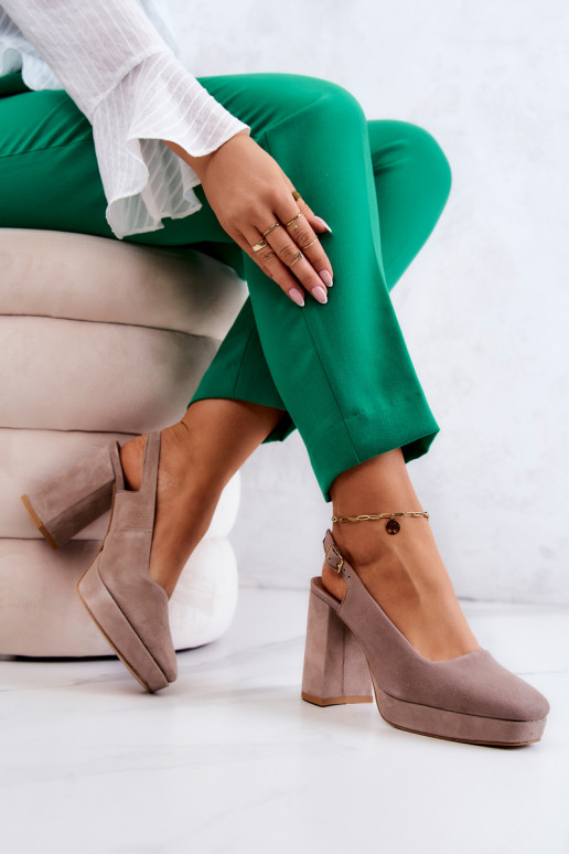 Kingad seemisnakhsed  beeži värvi