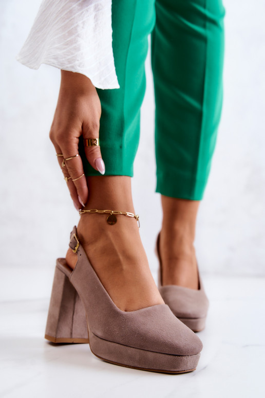 Kingad seemisnakhsed  beeži värvi