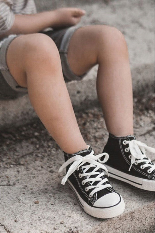 Musta tallaga lastejalatsid Musta tallaga lastejalatsid