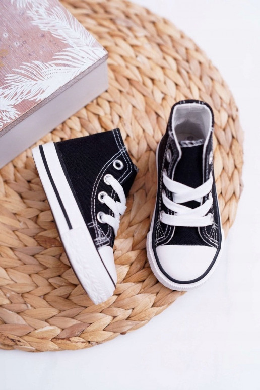 Musta tallaga lastejalatsid Musta tallaga lastejalatsid