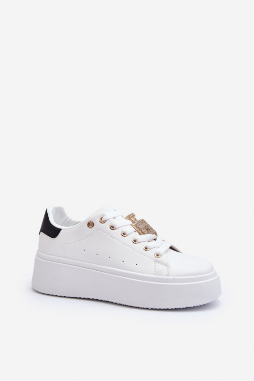 Sneakers tüüpi jalanõud... Sneakers tüüpi jalanõud...