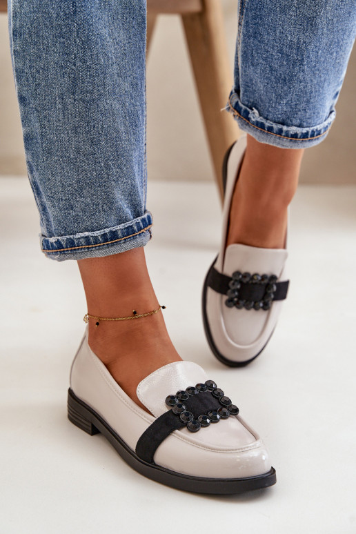 Lakitud mokassiinid Pealiste omad kaunistustega Halli värvi Vinceza 58389 Lakitud mokassiinid Pealiste omad kaunistustega Halli värvi Vinceza 58389