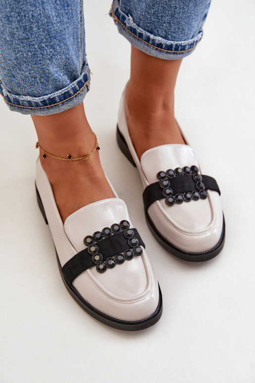 Lakitud mokassiinid Pealiste omad kaunistustega Halli värvi Vinceza 58389 Lakitud mokassiinid Pealiste omad kaunistustega Halli värvi Vinceza 58389