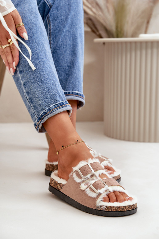 Pealiste omad Plätud Sussid neetide ja pandlaga Ja karusnahk beeži värvi Ezilena