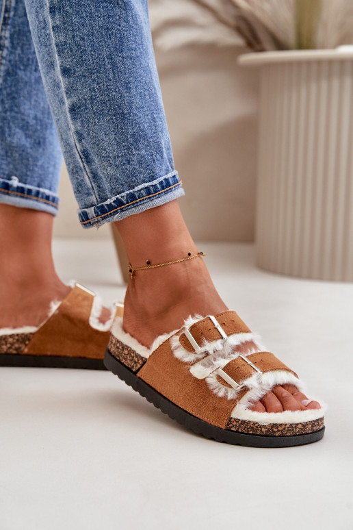 Pealiste omad Plätud Sussid neetide ja pandlaga Ja karusnahk pruunid värvi Ezilena