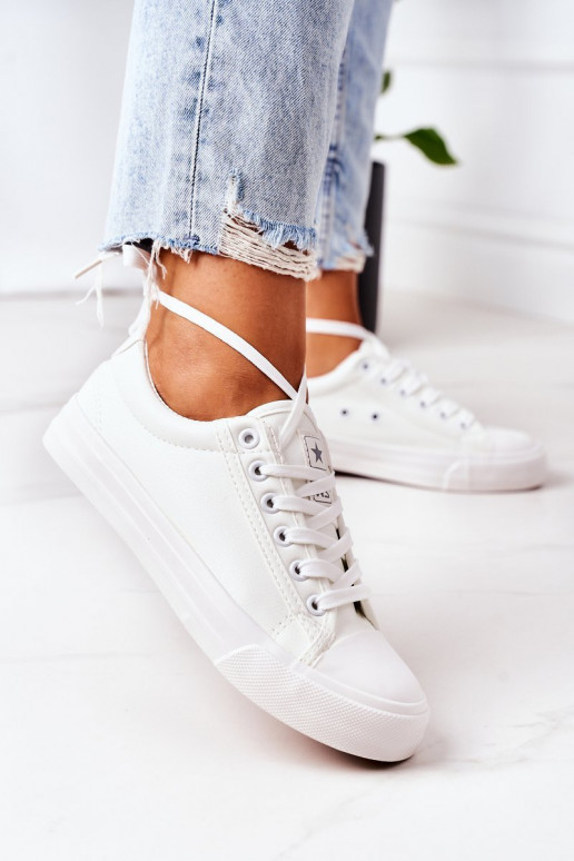 Naturaalsest nahast vabaaja jalanõud valget värvi Mega