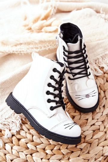 voodriga saapad tõmblukuga valget värvi Mousie 2