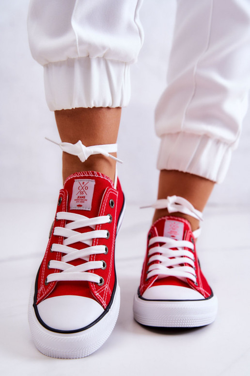 Klassikalise mudeli vabaaja jalanõud Cross Jeans JJ2R4010C runased