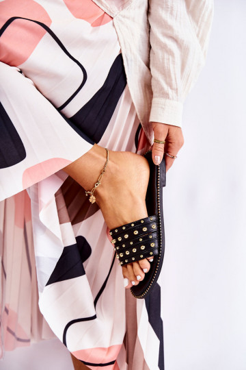 Plätud naturaalsest nahast kaunistustega mustad Brien 2